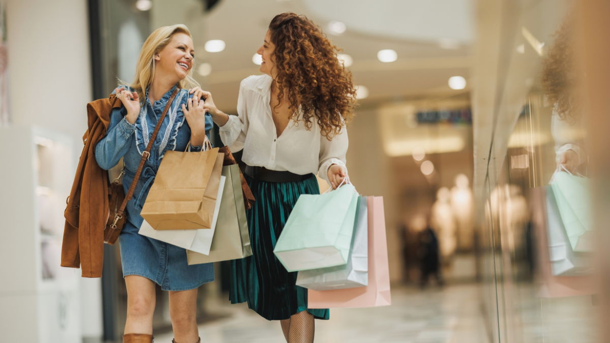 The Little-known Way Expats Can Help Visitors Save Money On Shopping Sprees In Spain