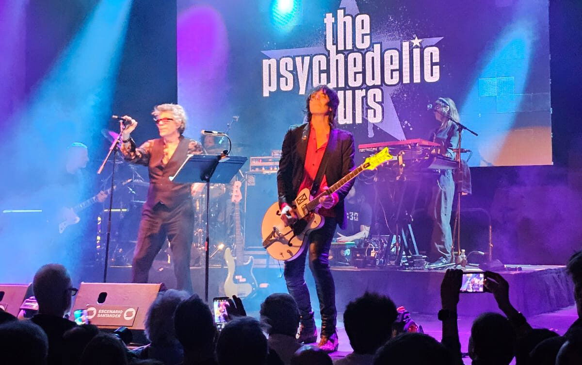 The Psychedelic Furs Packs La Trinchera In Malaga & Show They Still Have It After Almost 50 Years