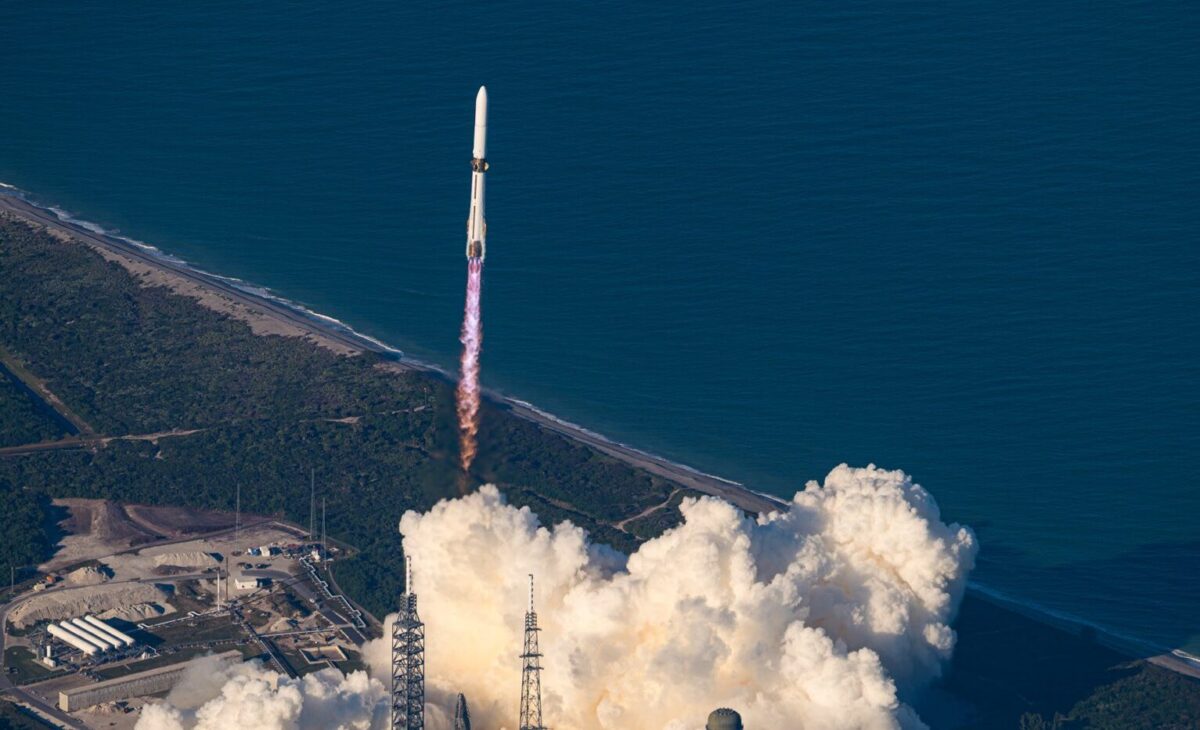 Race to Mars just got major boost with both Bezos’ New Glenn and Musk’s ...