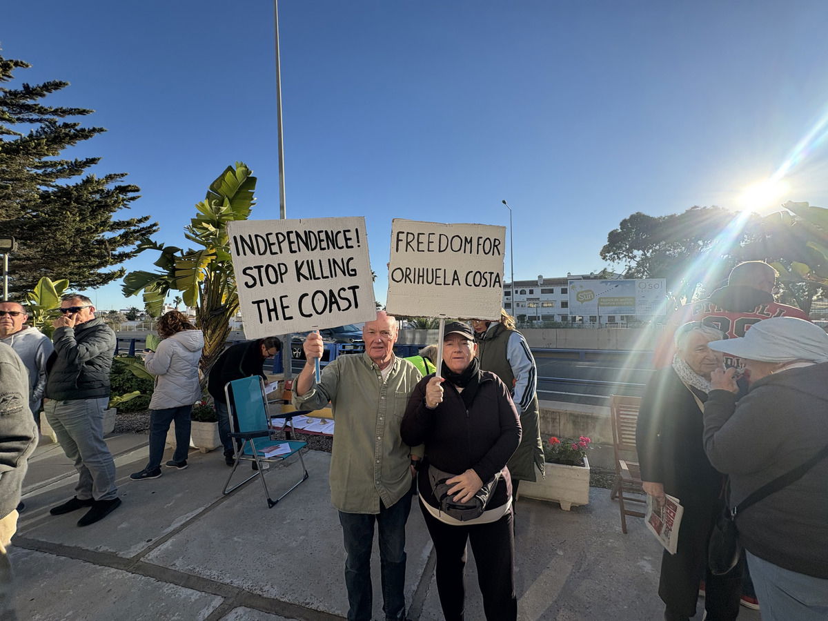 Orihuela Costa Residents Rally For Independence