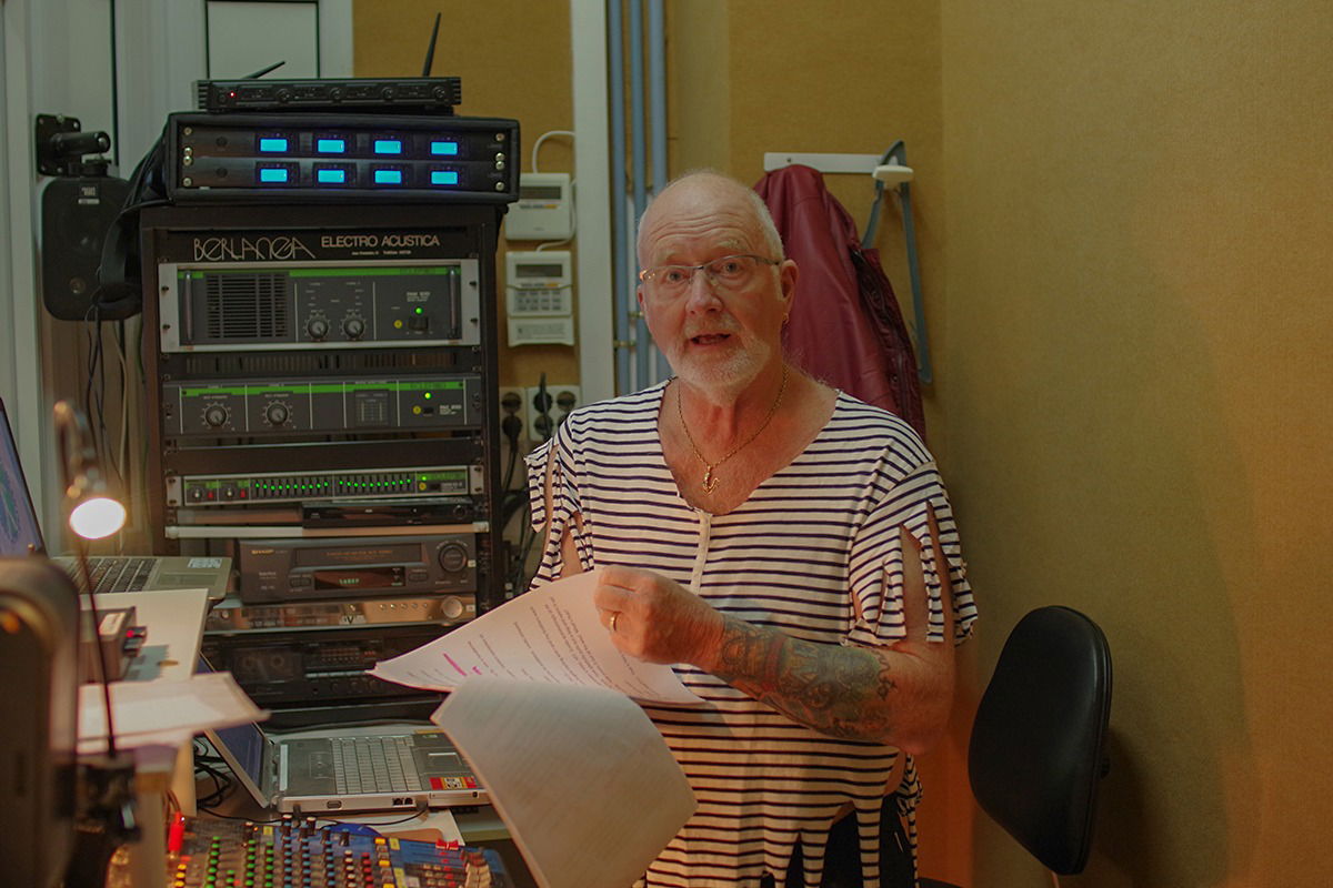 Adapt Theatre Prepares Special Effects For Christmas Panto