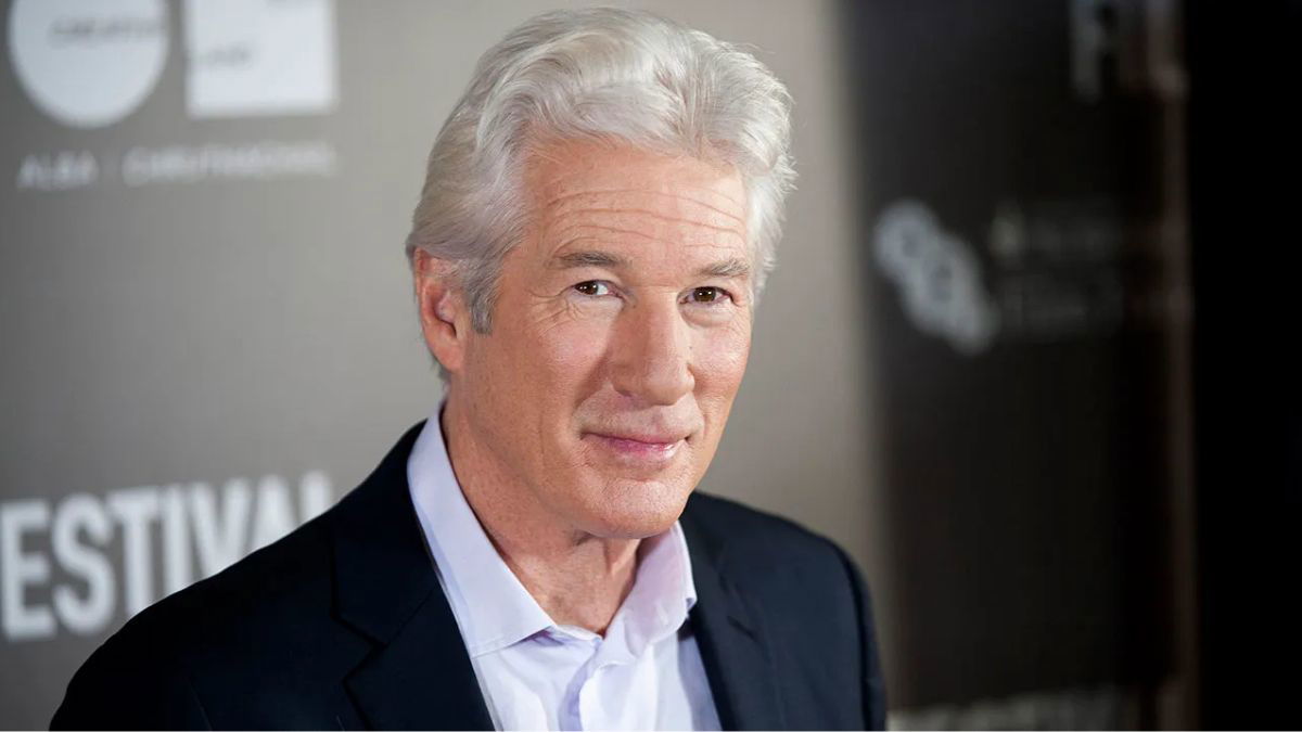 Murcia Geres Up For Christmas: A-list Actor To Light Giant Tree