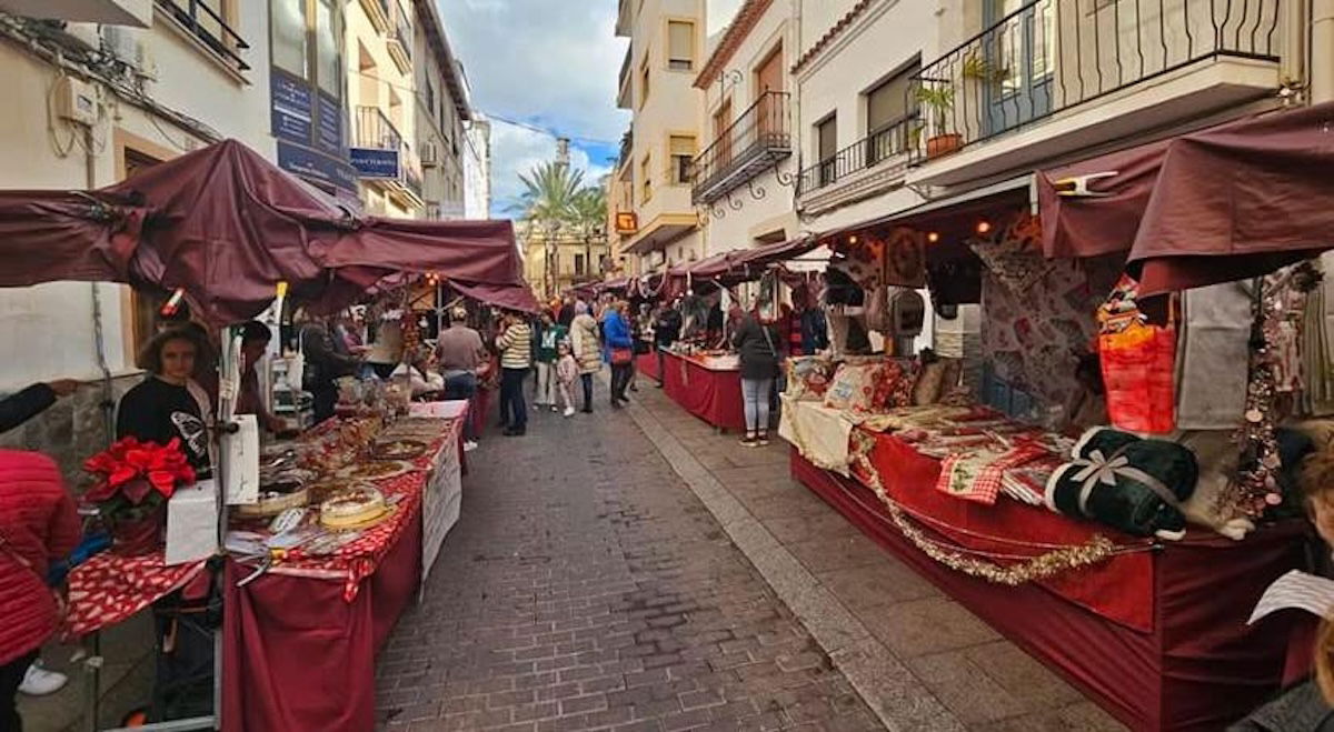 Calpe Prepares For Festive Xi Fira De Nadal