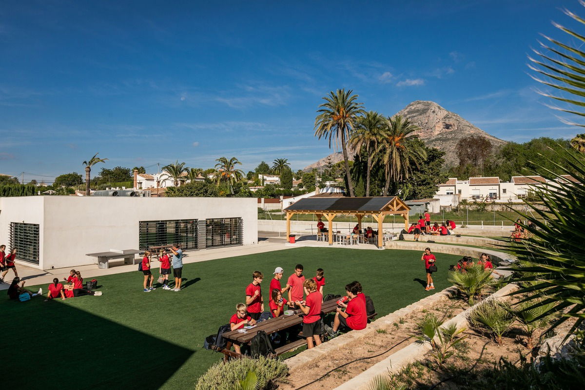 Xàbia International College Festive Fair Brings Community Christmas Cheer