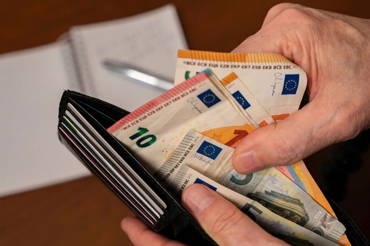 Why European Banks Now Want You To Keep Cash At Home – And How Much You Should Store