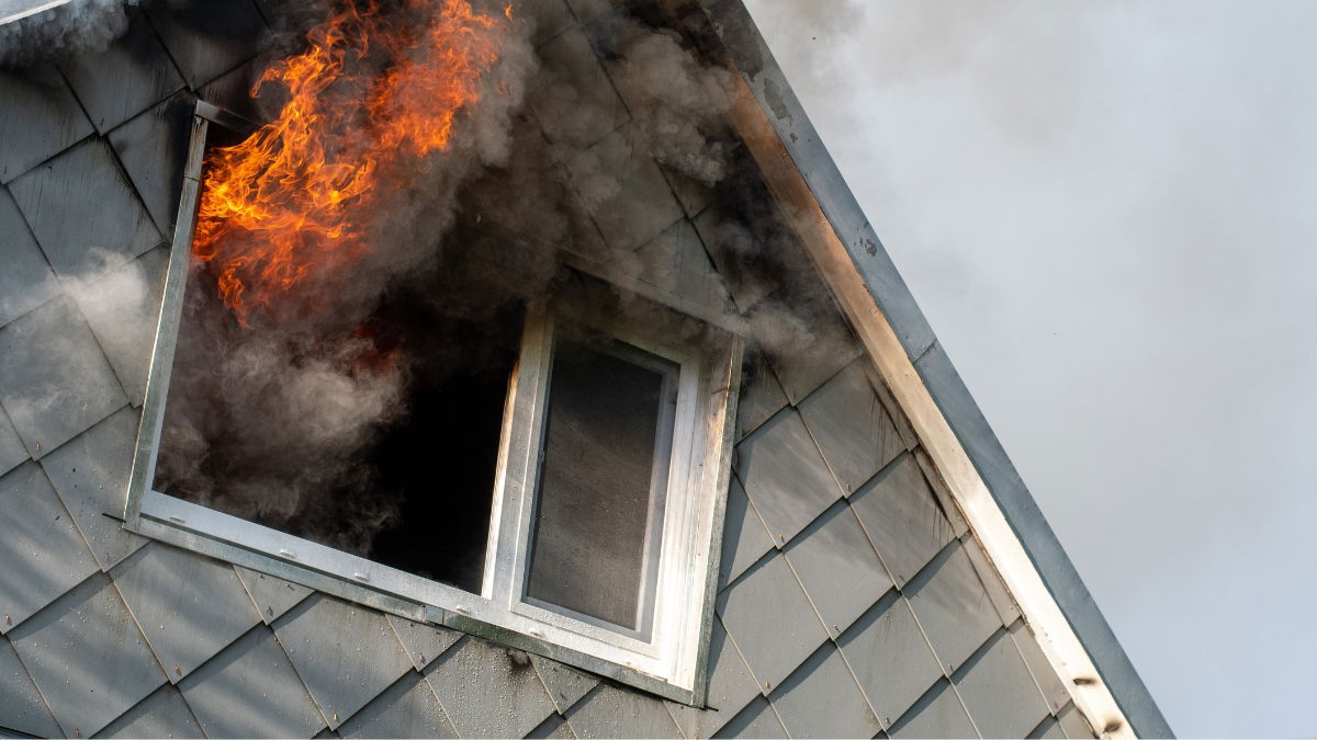 Guard Civil Rescues Woman From House Fire In Mazarrón
