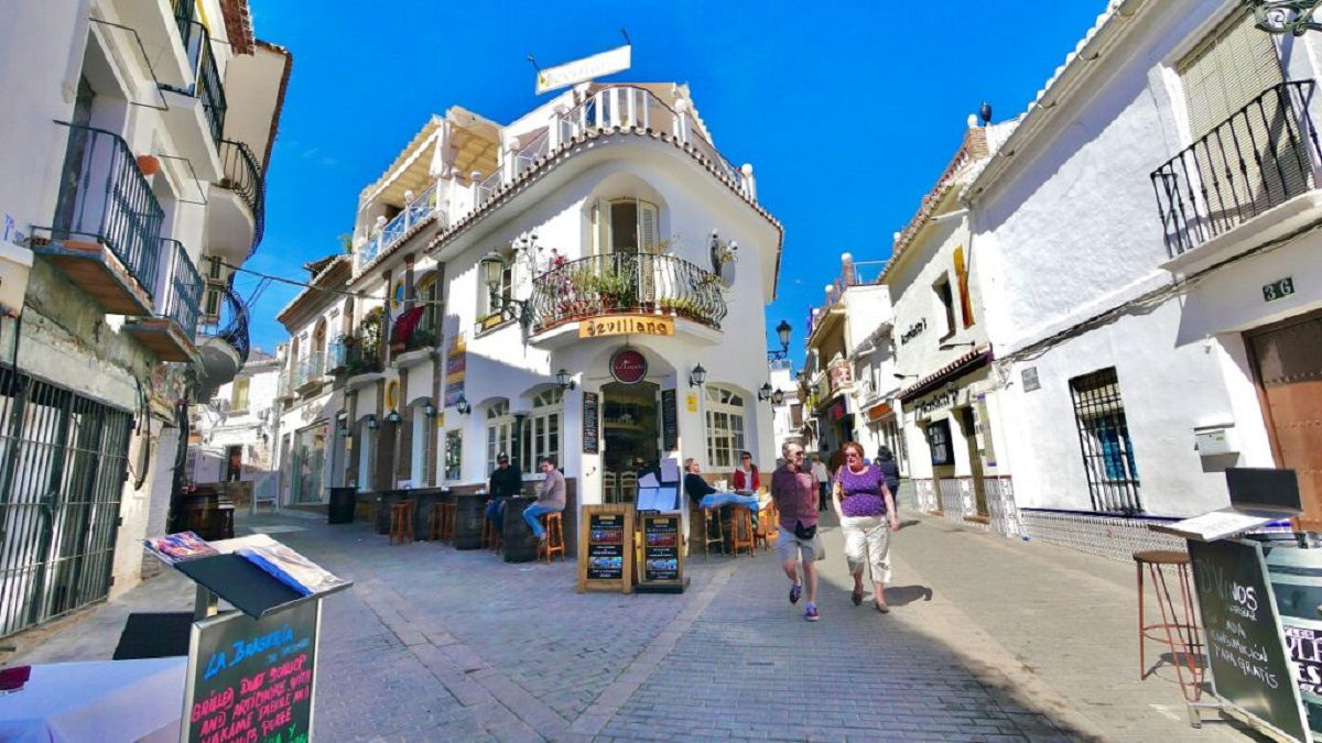 Nerja’s Unemployment Takes A Dive: Jobless Rate Drops Drastically