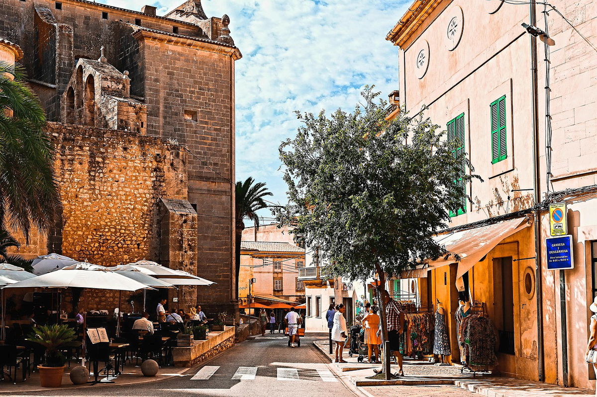 My First Black Friday In Spain: A Simple Life Meets Shopping Season