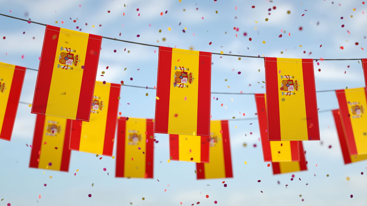 Constitution Day On Costa Blanca South: Family, Shopping, And The Start Of The Holiday Season