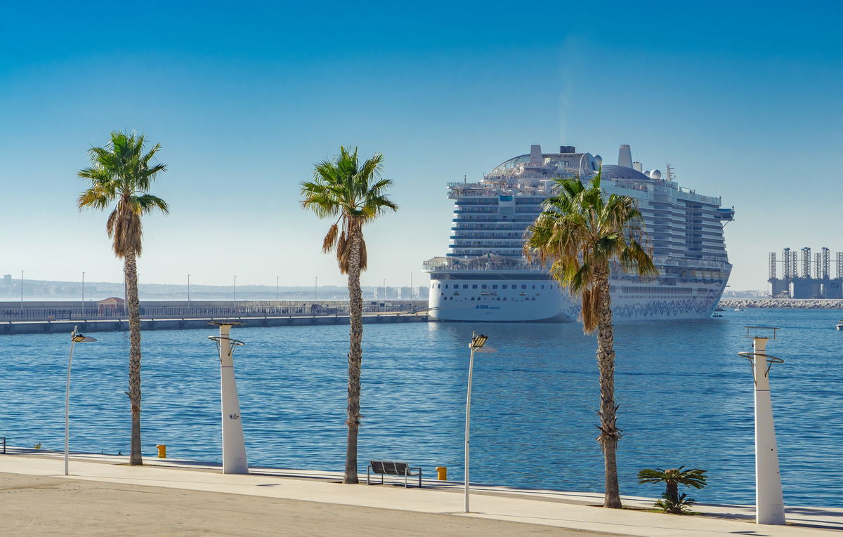 Alicante updates tourist maps for cruise visitors