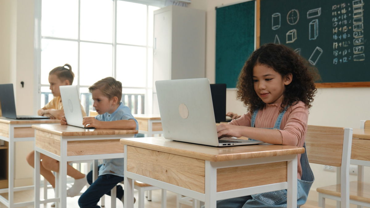 Greek Secondary School Teachers To Receive Ai Training