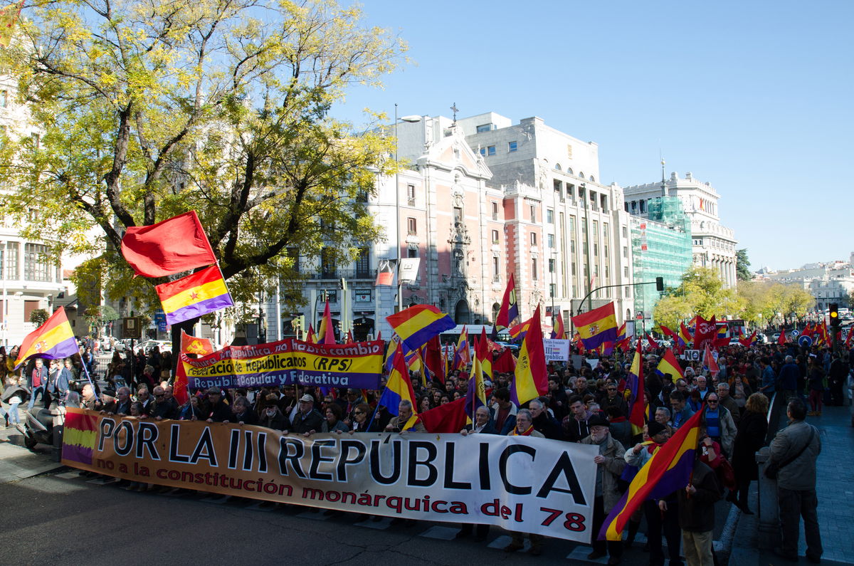 How Spain Celebrates Constitution Day: Travel, Shopping And The Start Of The Holiday Season