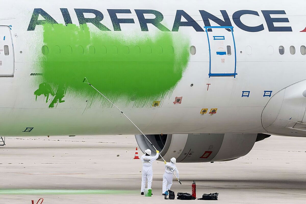 Escândalo do "Greenwashing": Companhias Aéreas Forçadas a Parar de Cobrar por Voos Verdes Fantasmas!