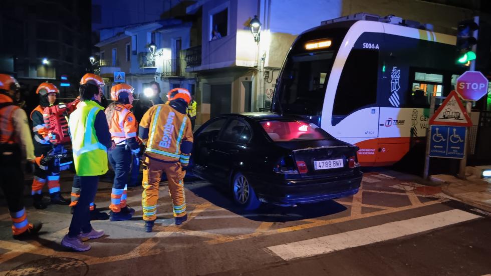 euroweeklynews.com - Santiago Carneri - TRAM d'Alacant tests emergency response in electric car collision drill in Villajoyosa