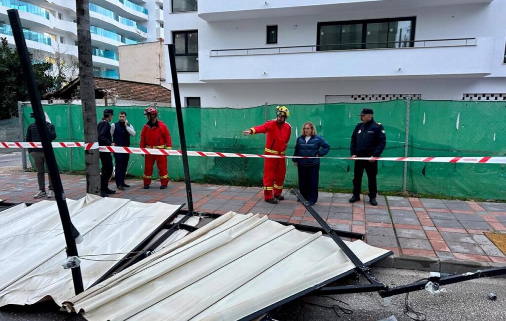Bar pergolas went flying.