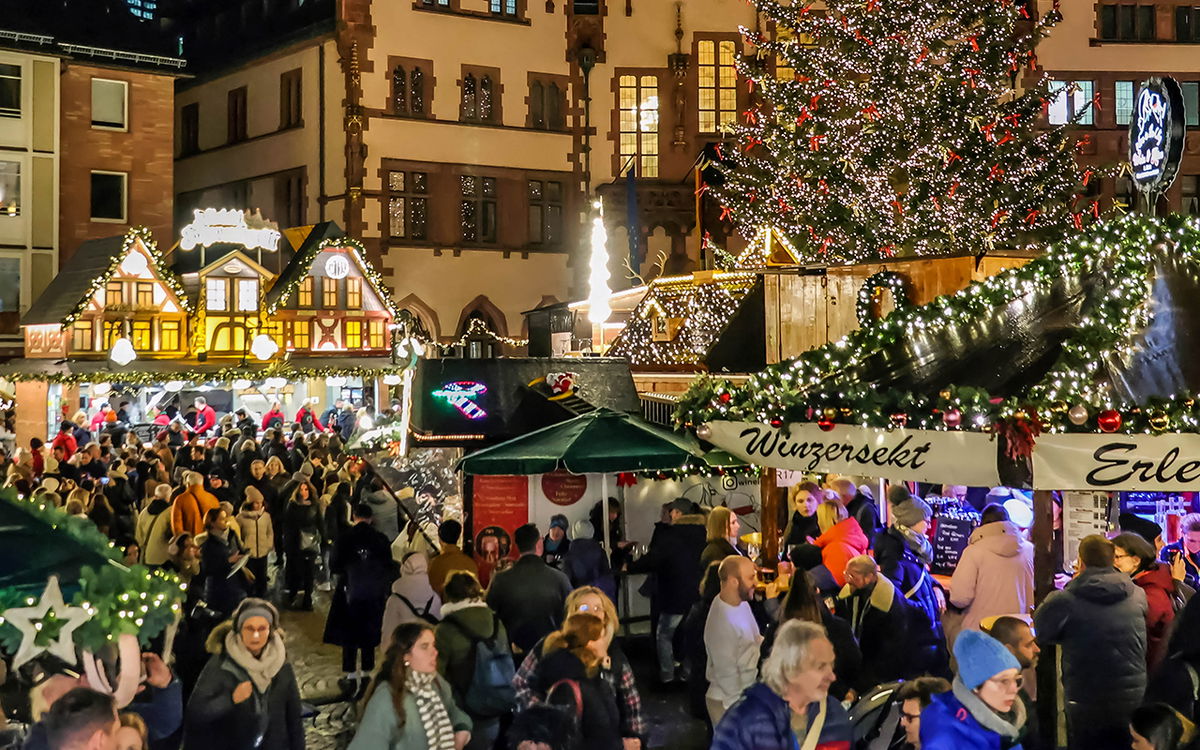 Dance, sip and give back: Altea’s Christmas Silent Disco Walk