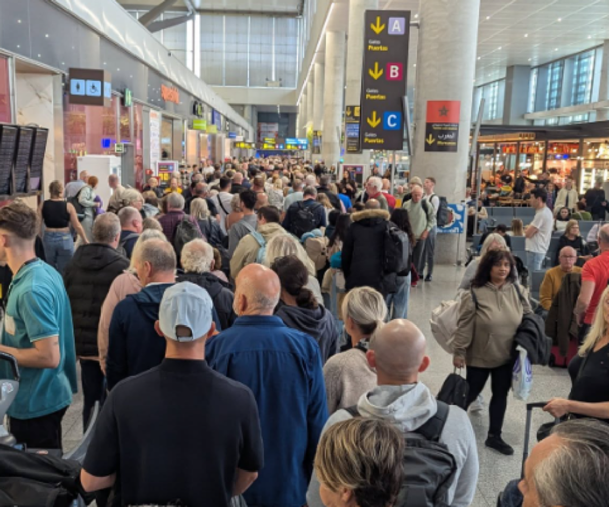 Driving (travelling) home for Christmas, from Spain? Traffic, airport queues, and essential expat advice