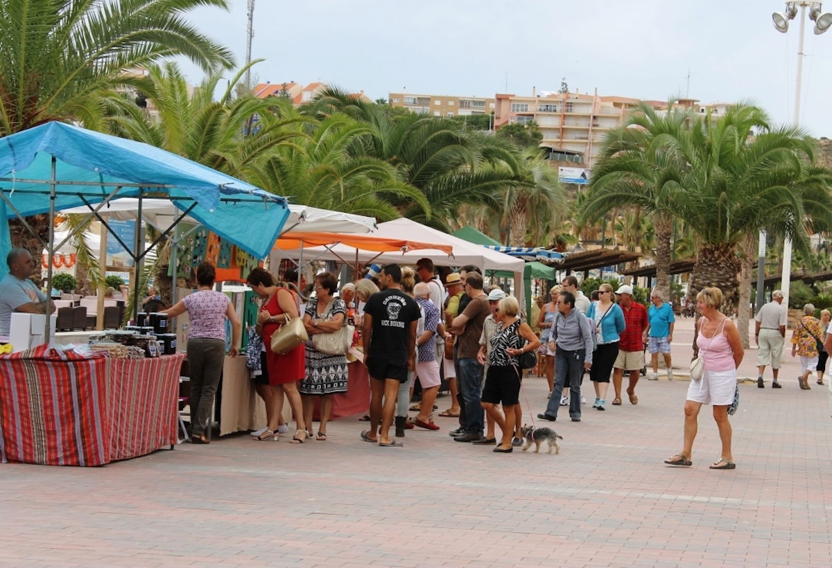 Monthly artisanal market brings local crafts to Puerto de Mazarron
