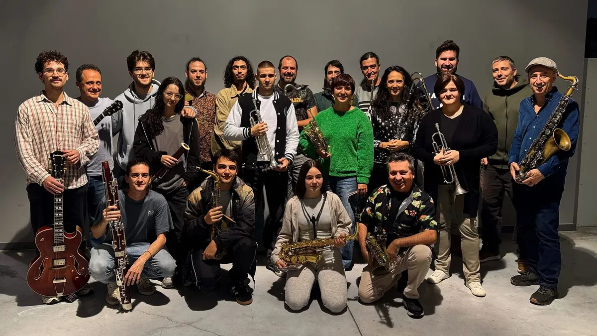 La Artística de Málaga Bigband makes its highly anticipated debut at Clarence Jazz Club.