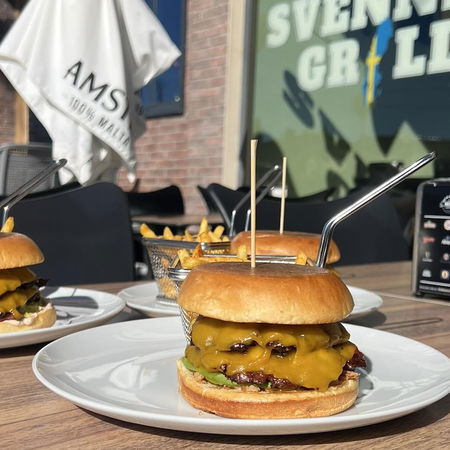 Svenne's Grill burgers.