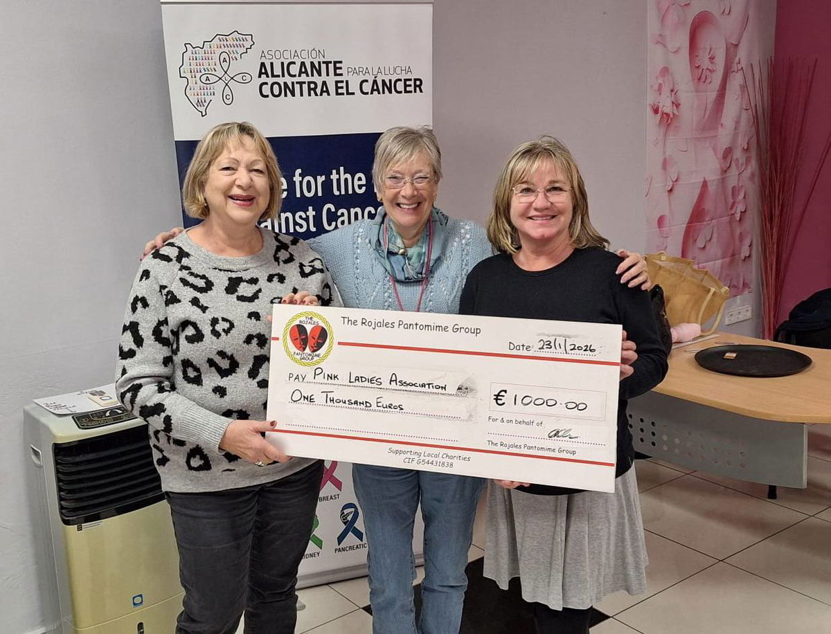 Rojales Pantomime Group donates to local cancer and community charities