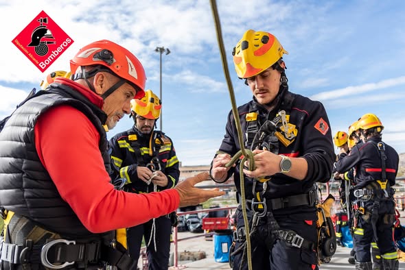 Polish climber rescued in dramatic night operation on Calpe mountain