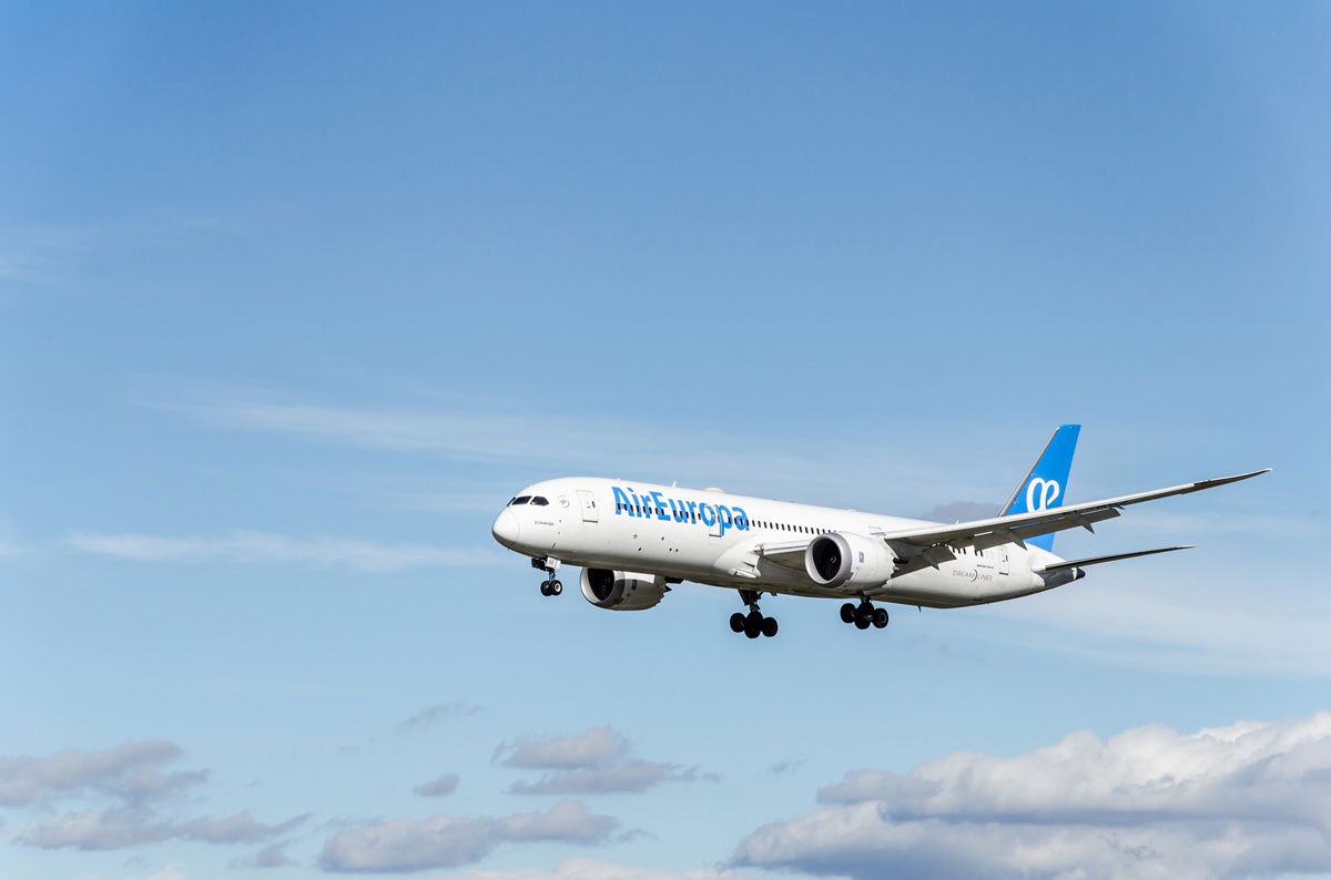 Trains stop, planes take over: Extra flights laid on for Málaga after rail chaos