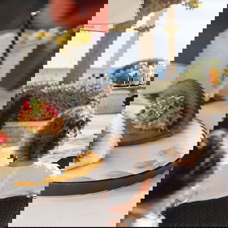 Zetto Beach Lounge redefines cocktail culture in Altea