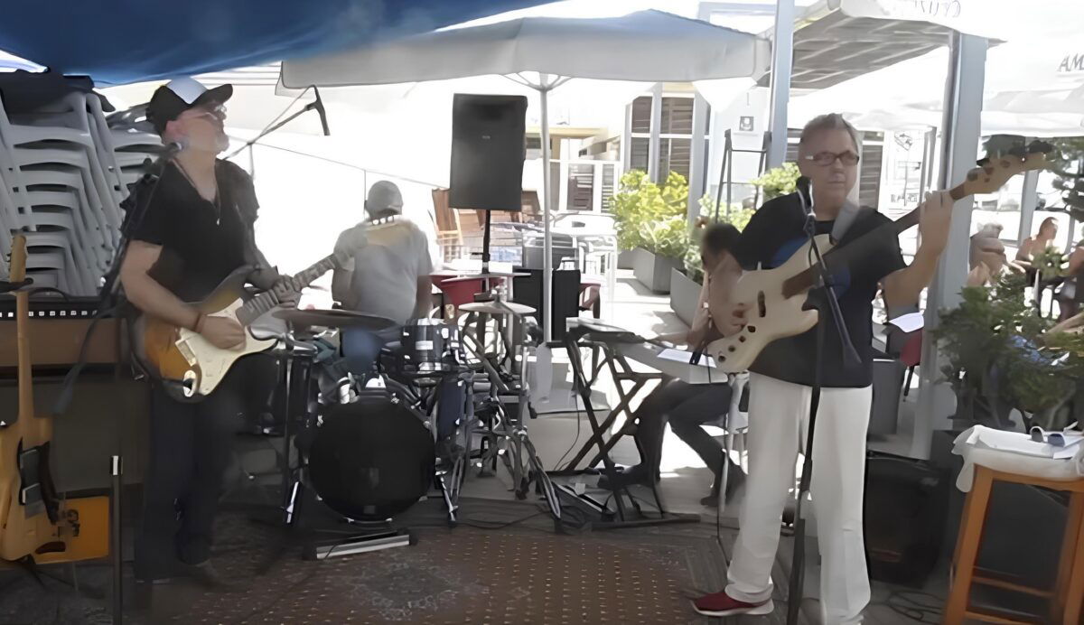 Kike Blues Band liven up Casa de la Cultura, Almuñecar