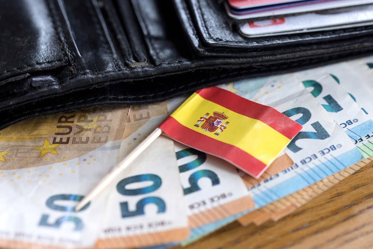 Paying in cash in Spain? These are the situations that can land you in serious trouble