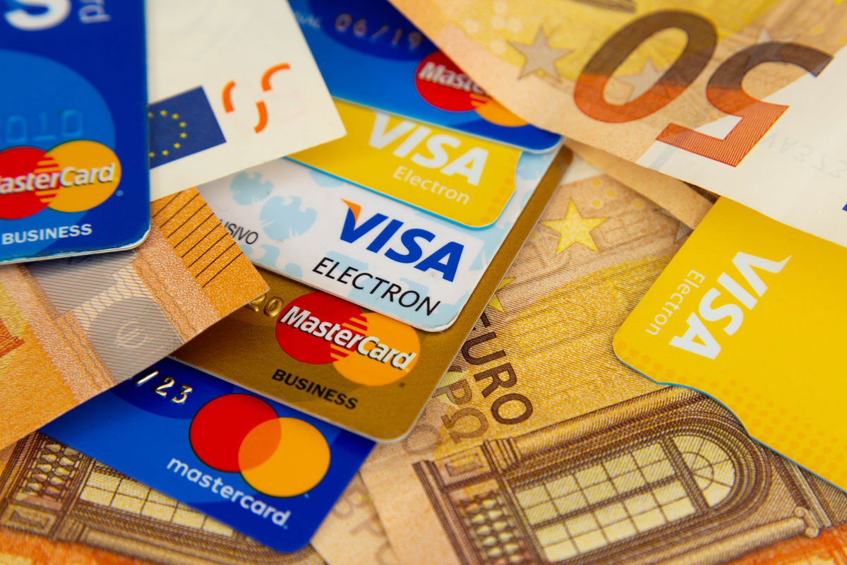 Banks told to stop pushing credit on customers under new spanish law