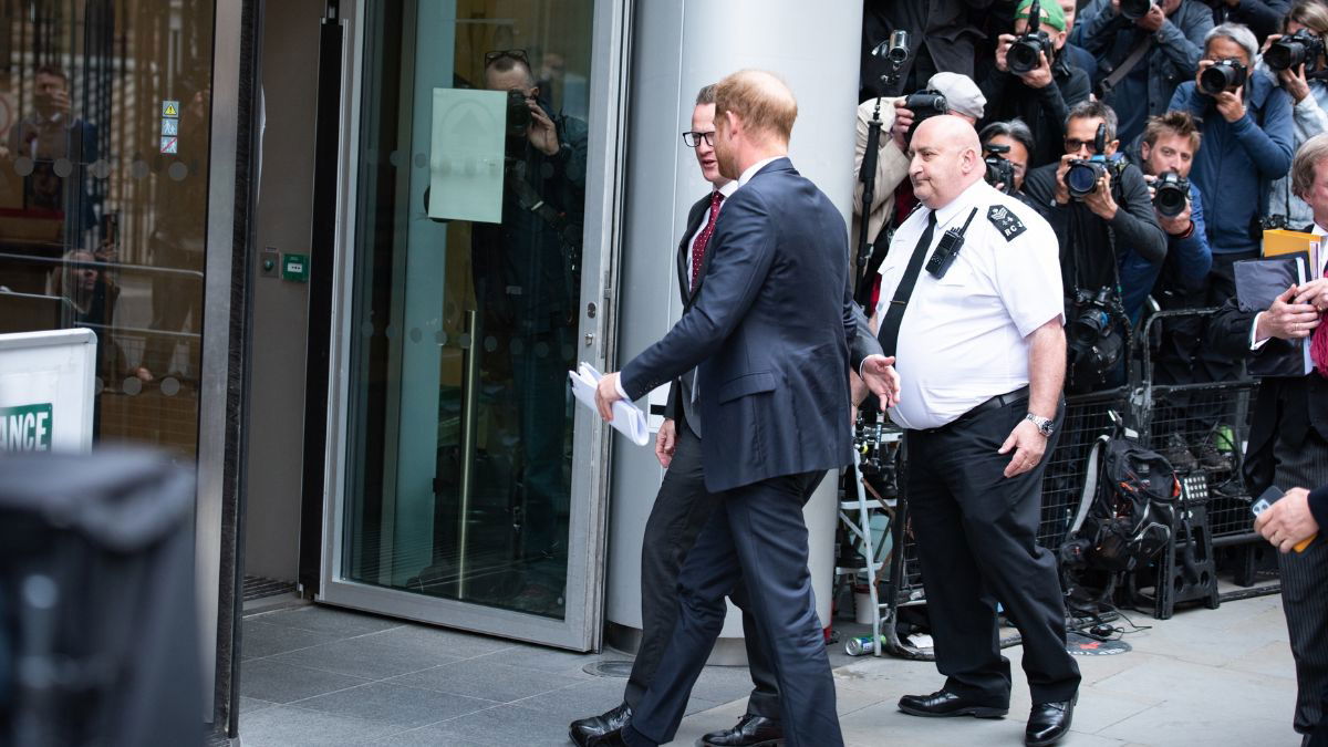 euroweeklynews.com - Lottie Verrier - Prince Harry returns to London for landmark privacy trial against Daily Mail publisher