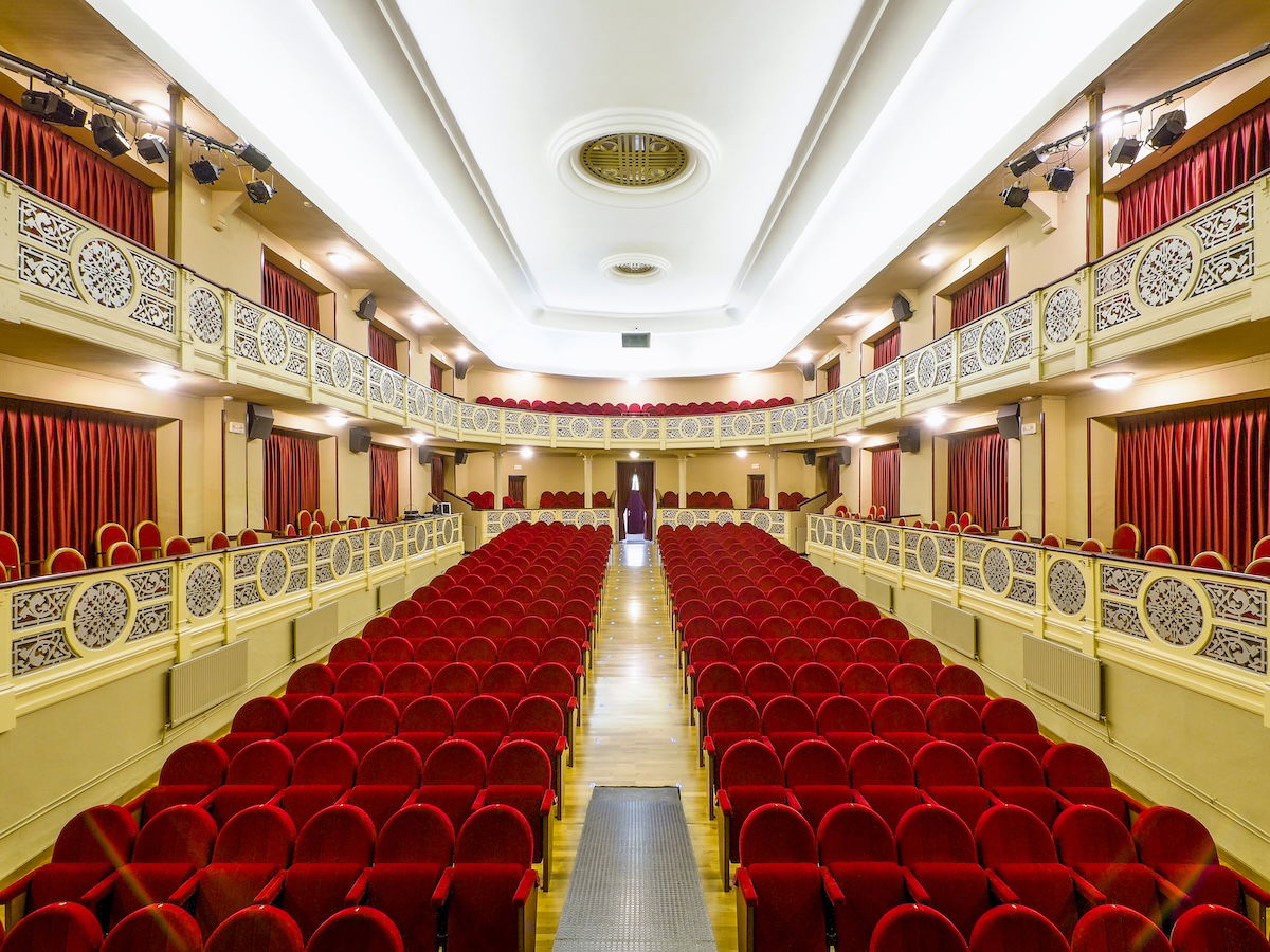 Artistic evening in Almoradi supports Alicante Against Cancer Association