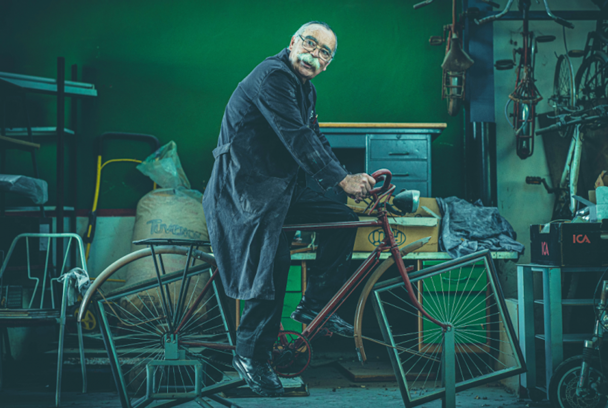 Santa Pola hosts creative metal exhibition by local artist