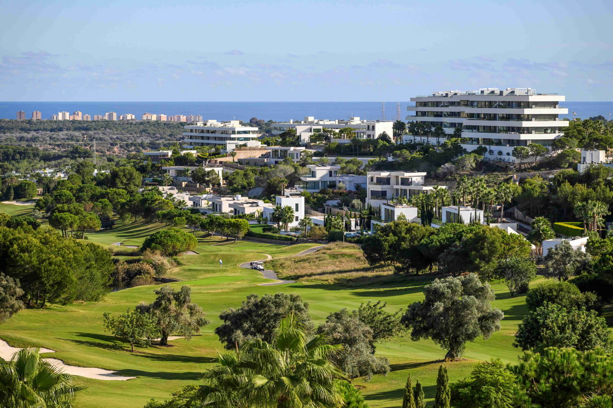 Las Colinas Golf & Country Club celebrates its 15th anniversary with a year of major sporting and gastronomic events