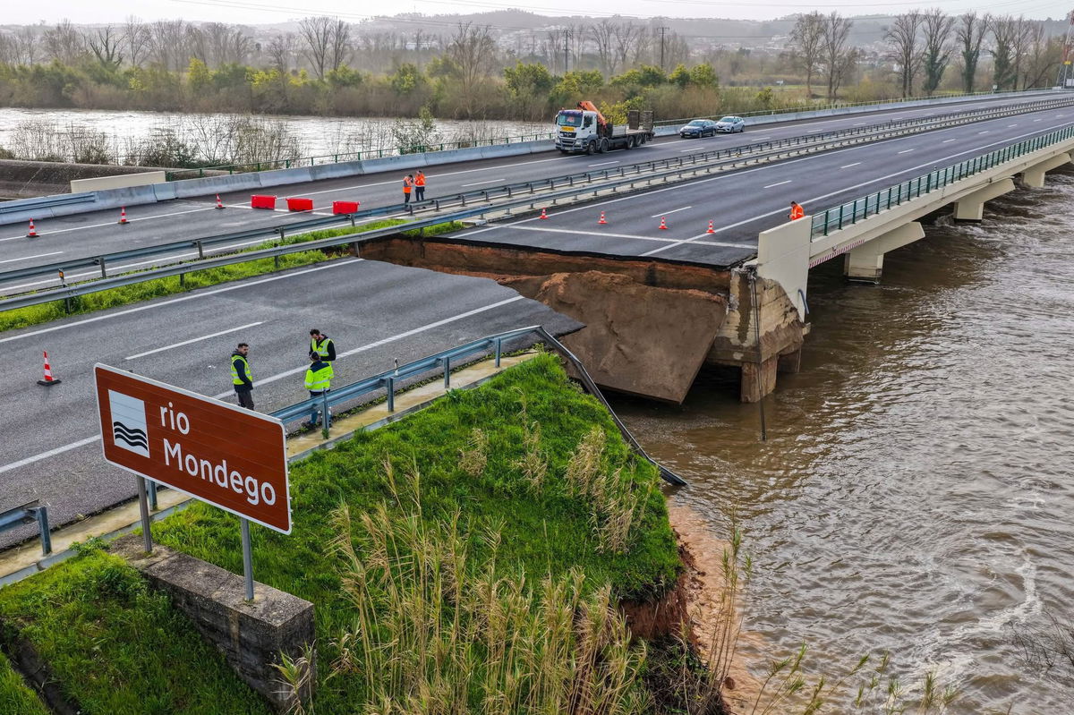 Disaster as Portugal’s main A1 motorway collapses after dike burst