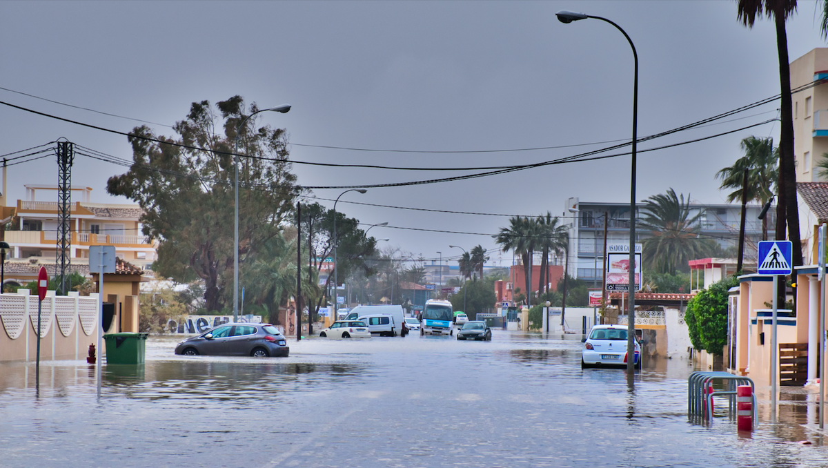Storm Leonardo hits Andalucía: Thousands evacuated and rail services halted
