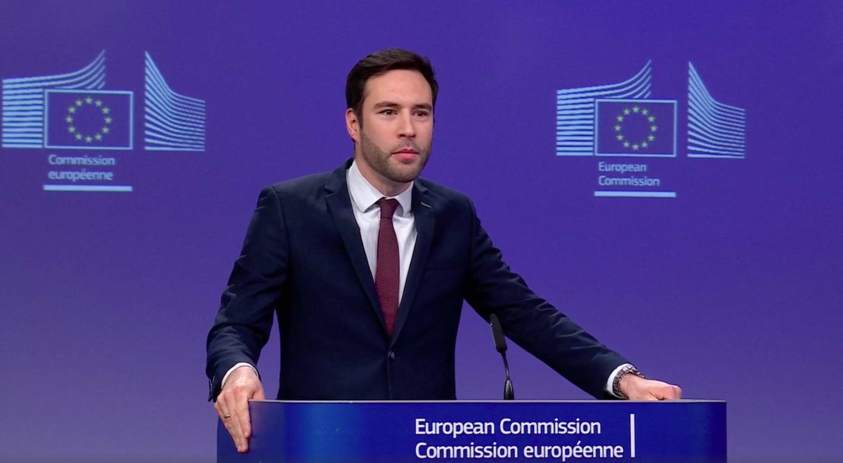 Brussels backs Sánchez after musk’s fiery criticism