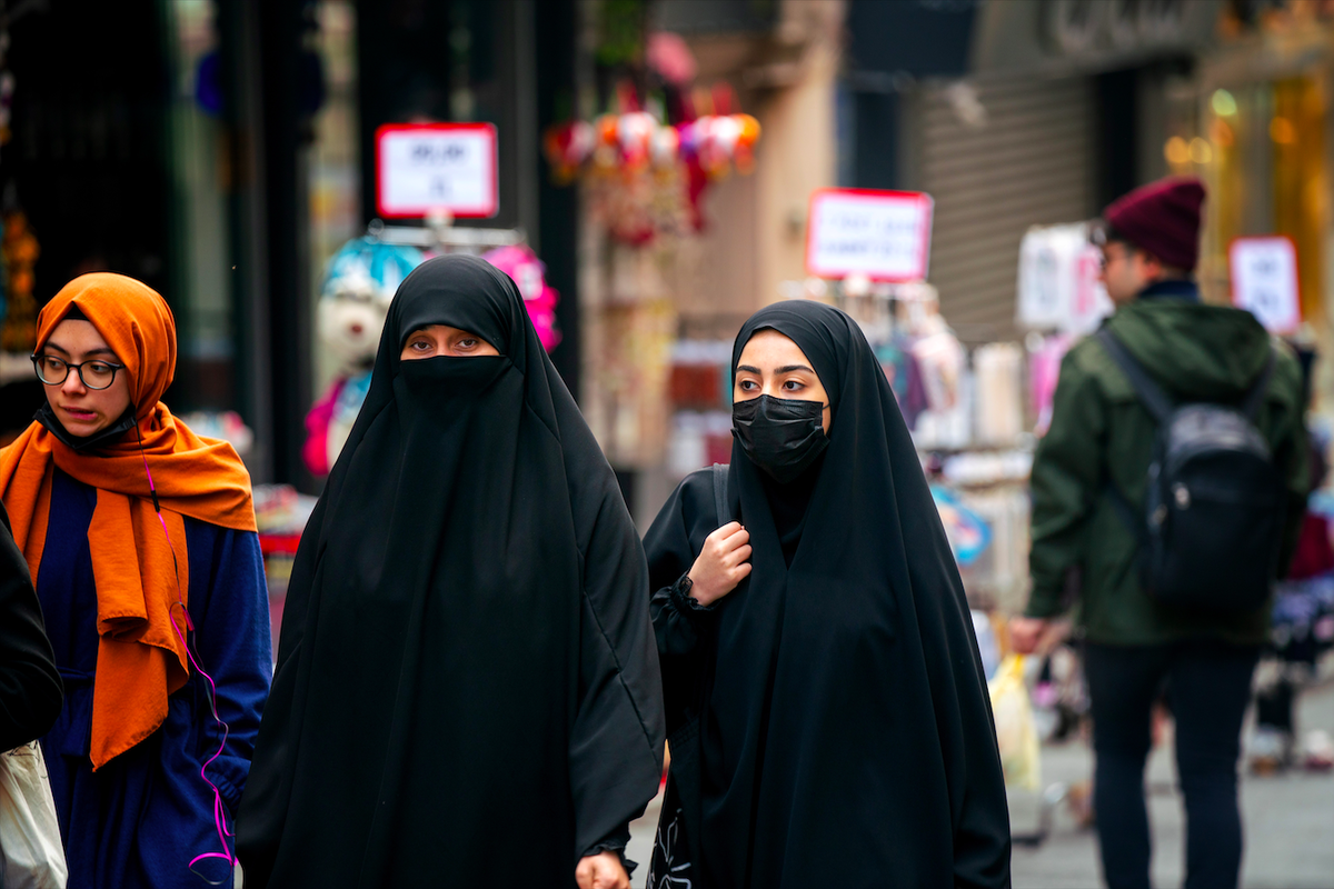 Spain’s right moves to restrict full-face veils in public places