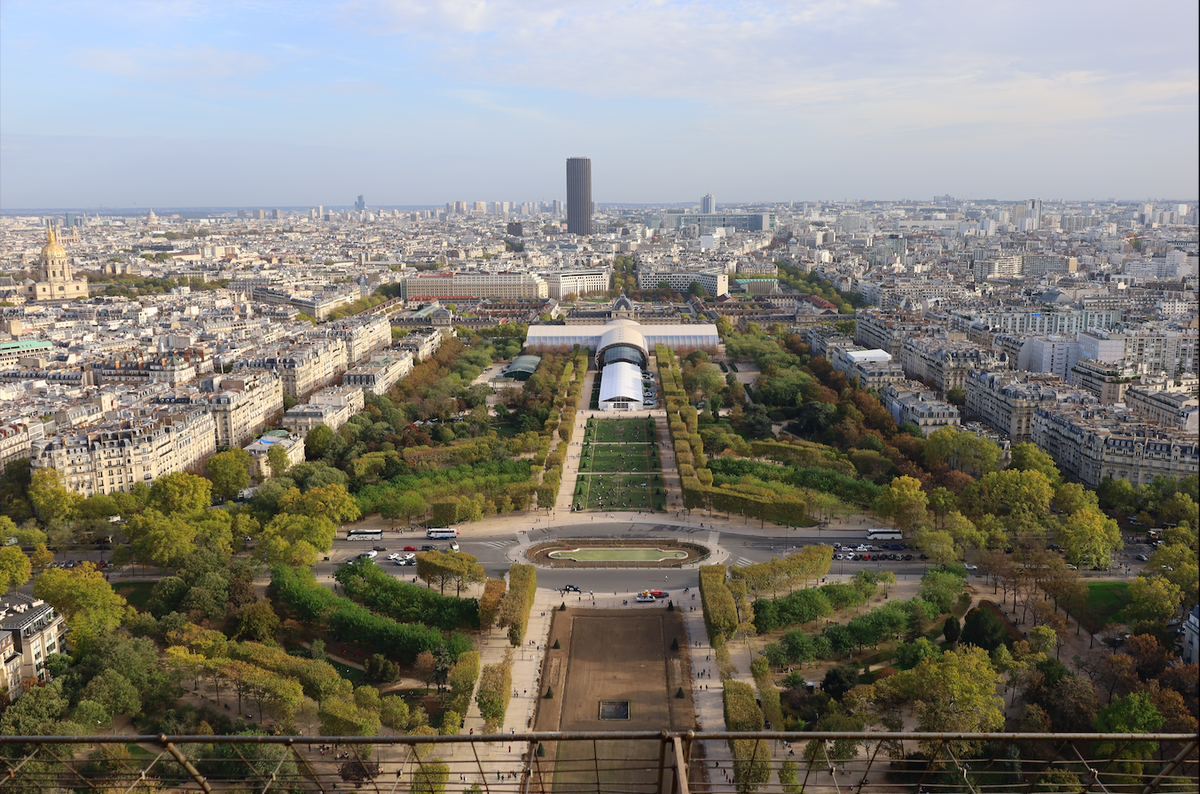 Bomb threat emails prompt evacuations at major Paris sites