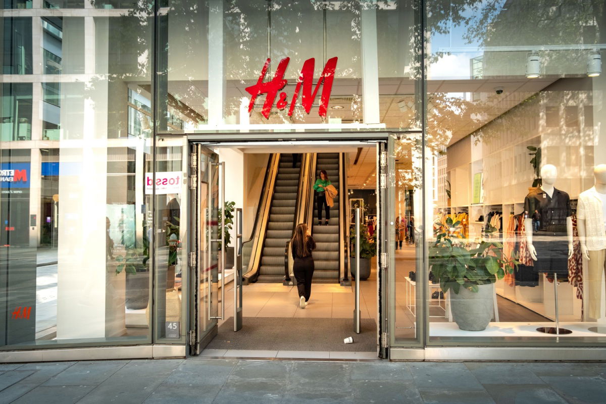 Fast-fashion fight: H&M close 40% of Spanish shops