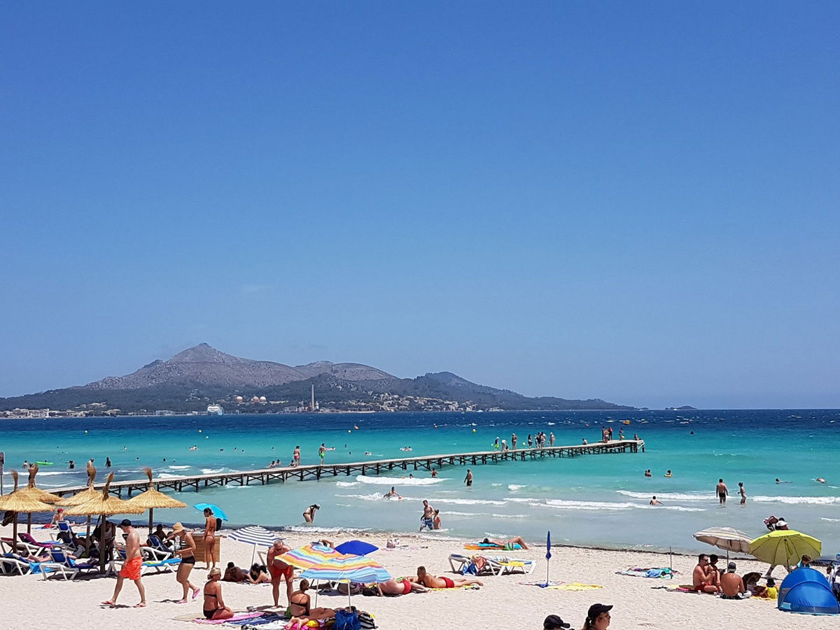 Travellers pick Spain again: two stunning beaches enter world Top 20