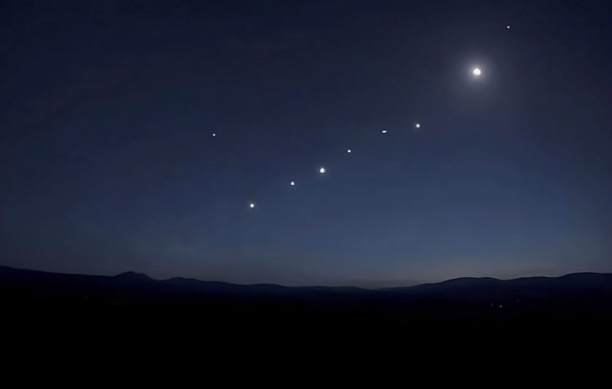 Planetary parade: How to see 6 solar system planets all in a row in February