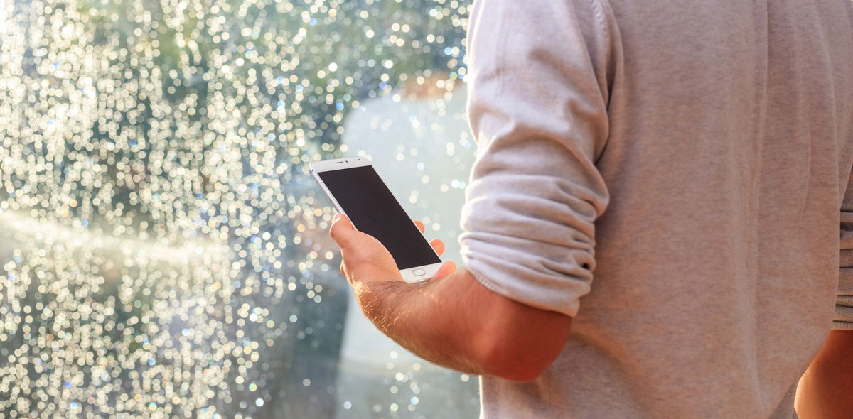 Storm Oriana hits Spain: How to keep your phone alive if the power goes