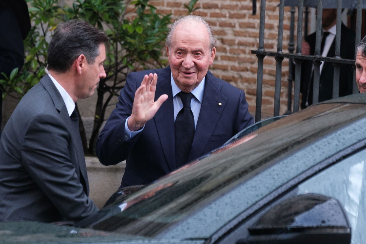 Former king Juan Carlos I could return to Spain, opposition urges action