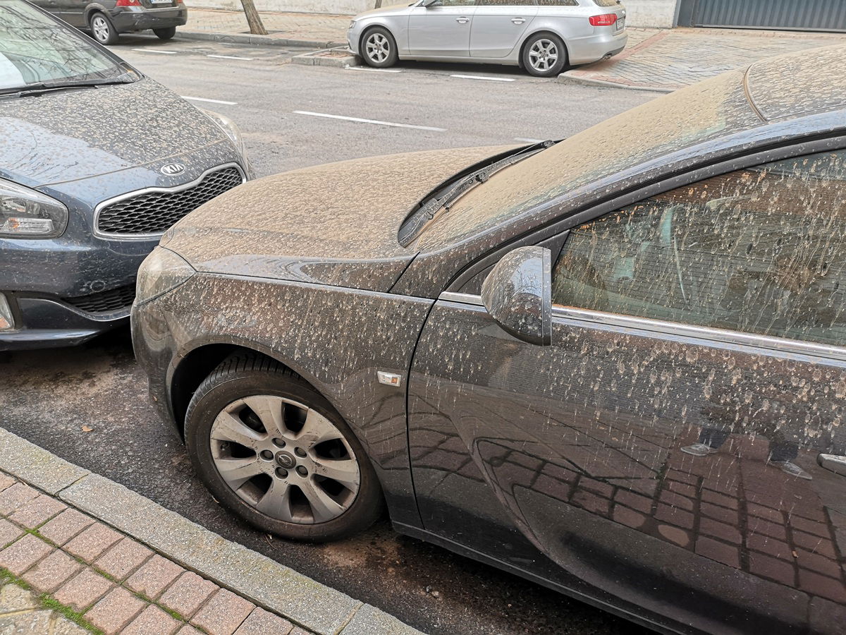 Spain hit by bizarre ‘mud rain’: Meteorologists reveal when the dusty showers will stop