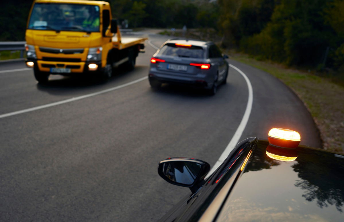 Spain’s mandatory V16 lights under EU scrutiny – Could drivers claim compensation?