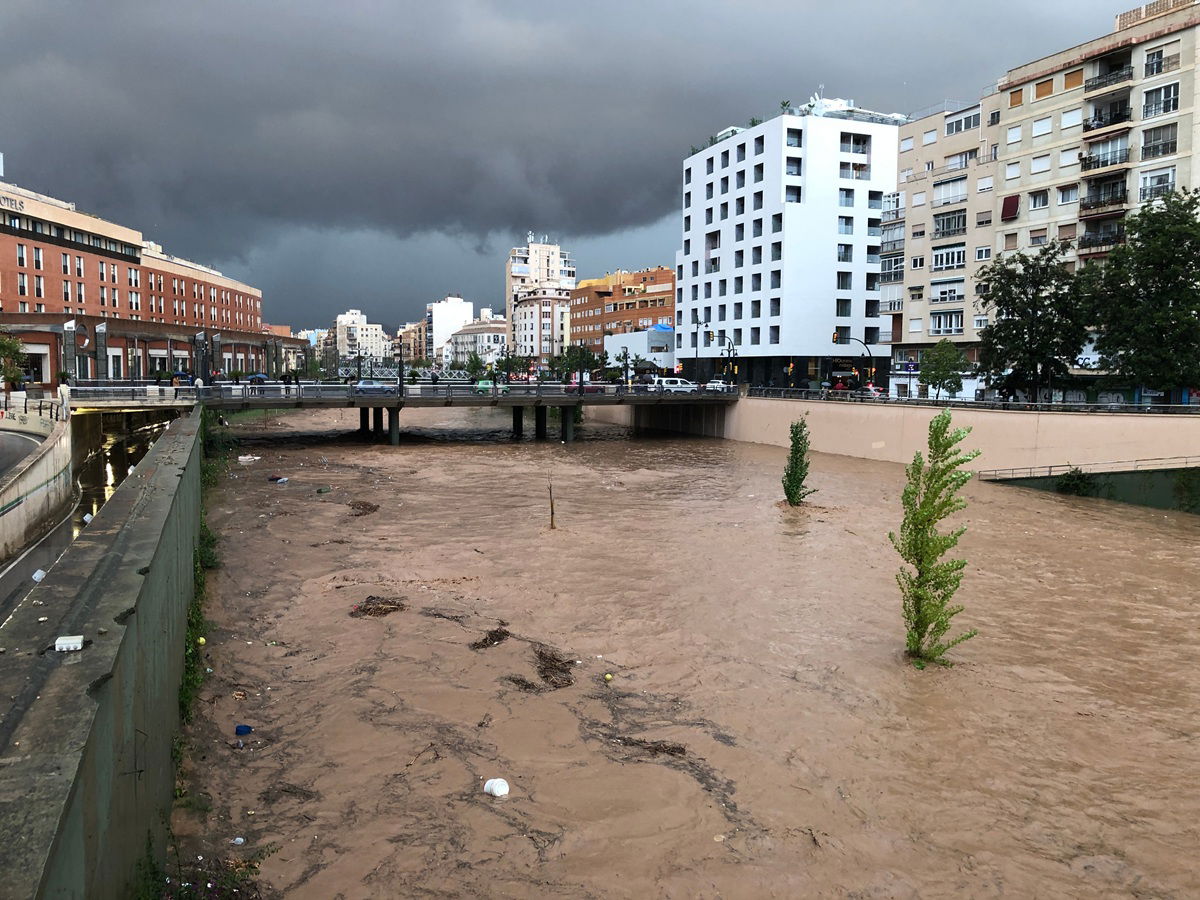 Storm Regina Hits Spain: Heavy Rain, 70km/h Winds And Coastal Alerts Across Several Regions