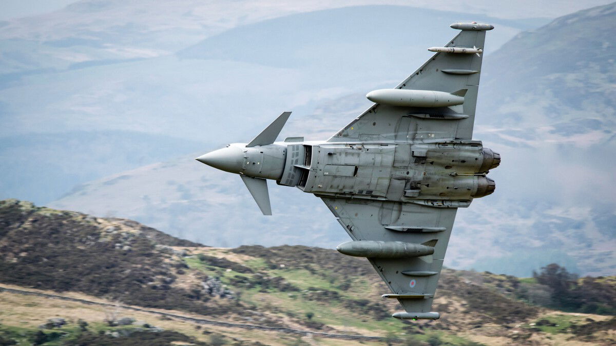 Missiles fired towards UK bases: could Britain be dragged into war?