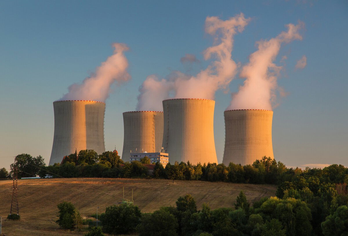 Spain plans nuclear shutdown, so why is building a new plant suddenly on the table?